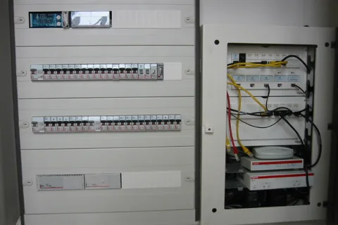 Armoire électrique avec module de domotique et pilotage centralisé